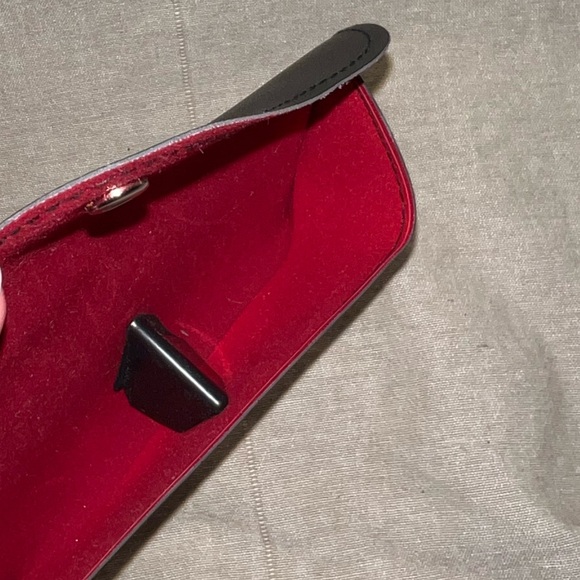 Ray-Ban sunglasses case - Picture 5 of 5